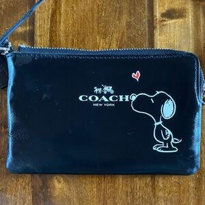 COPY - Stunning Coach Snoopy Black Leather Wristlet Wallet